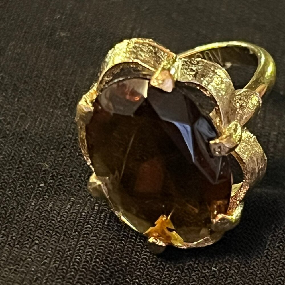 Vintage Sarah Coventry Amber Glass Ring – Stamped SARAH COV – Size 7-Adjustable - Picture 5 of 9